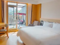 Echarm Hotel (Shiyan Zhuxi Wuling Nightless City) Hotels in Zhuxi