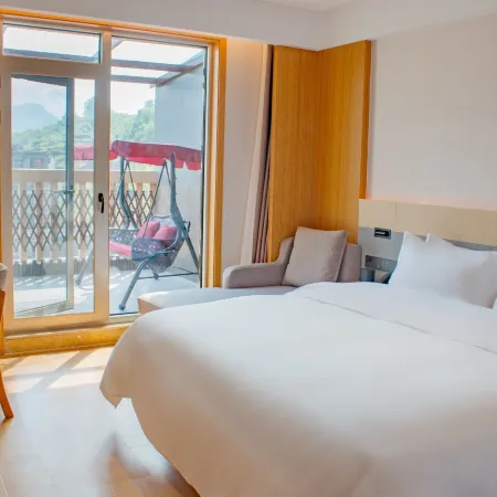 Echarm Hotel (Shiyan Zhuxi Wuling Nightless City)