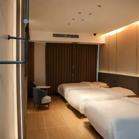 Radisson Hotel (Lanzhou New Area University Town)