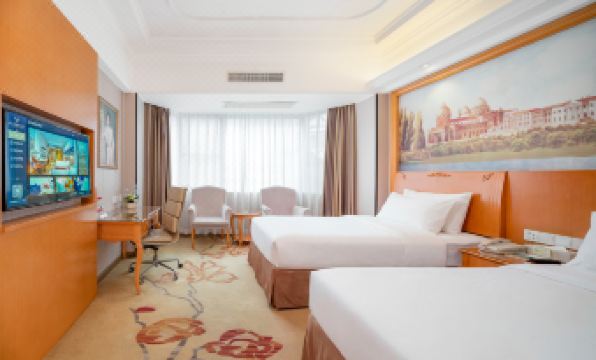 Vienna international hotel (Zhuhai Qinglv Road Riyuebei Grand Theater Branch)