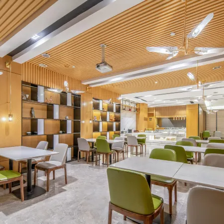 Liyi Hotel (Yangzhou Ancient Canal Dongguan Street)