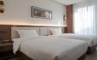 Luming Lake Hotel - balcony