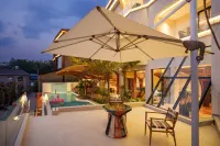 Mangshi Yijing • Twin Towers Sunset Panorama (Mangshi Dai Ancient Town Branch) - Infinity Pools