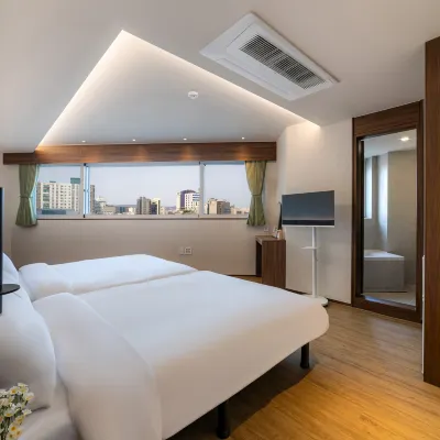 Four Gates Hostel Отели рядом с достопримечательностью «Туристическое бюро HaB Korea»