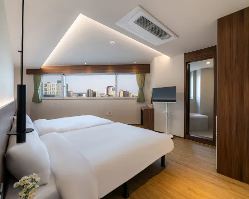 Four Gates Hostel Hotels near Jongno-3ga Station