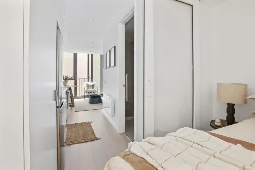 Stylish Stay on Courtenay - 1BR APT - Homestays