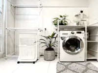 KIT-TI's Art Home: Luxury 3BR Gallery Suite with Sky Bath