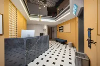 Boru Hotel (Dongmen Pedestrian Street Shaibu Subway Station) Hotels near Luohu