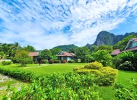 H&V Bungalow Vang Vieng