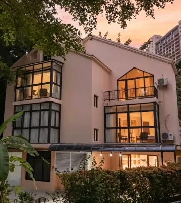 Boyin Hostel (Dadonghai Summer Department Store)