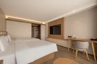 Homeinn Selected Hotel (Yibin West Station Xinyuewan)