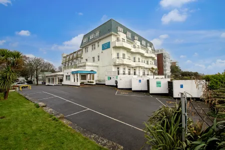 Bournemouth East Cliff Hotel by Belvilla