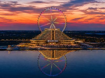 Ferris Wheel Hotel