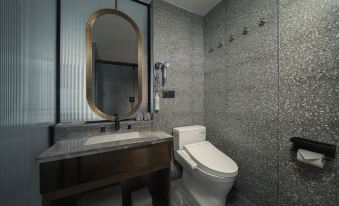 Zhuhai Lishang Hotel (Lvren Road Beach Swimming Pool)