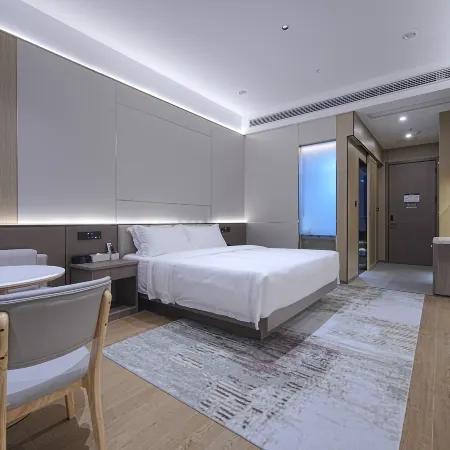 Jinghuang Hotel (Southern Suburb Airport )