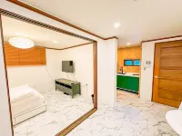 5BR Family House, 7 minutes to Myeongdong, 10 minutes to Gwanghwamun, Namsan View, Patio Use - Villas