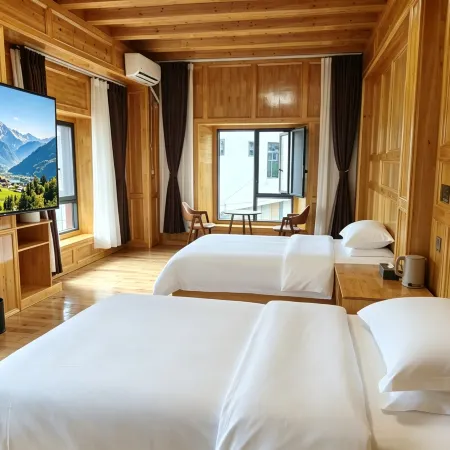 Batang Rangtu Yunju Homestay (National Highway G318)