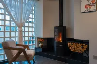 Hillnest · With Friends & Beauty · Hot Spring View Homestay (Tengchong Century City Branch) - Gym
