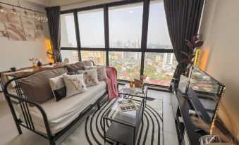 Georgetown Urban Suite | Family | Skypool I SeaView