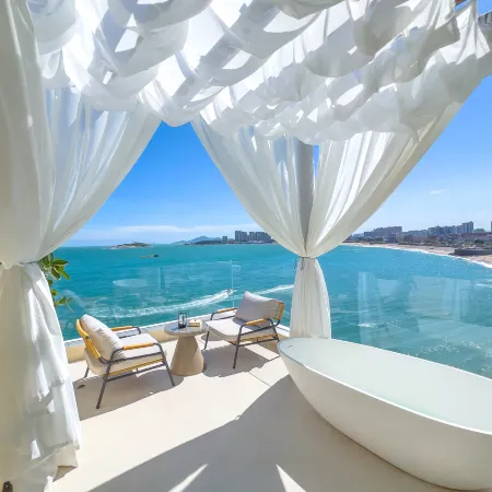 Lumi Yuxi · Sea‑View Luxury Villa