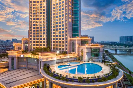 Galaxy International Holiday Hotel Отели в г. Хуачжоу