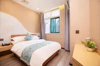 Beidou E-sports Hotel (Xuchang Caowei Ancient City Pang Donglai Life Square)