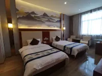 Baoji Huashan Lunjian Hotel