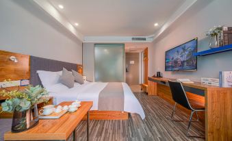 Four Seasons Hotel (Nanning Zoo Qingchuan Subway Station)