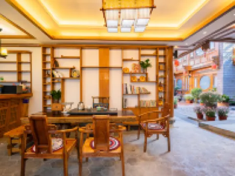 ชิเล่ย์ฮ็อตสปริง ฟลาวเวอร์ไซด์แบรนด์ โรงแรมดีไซเนอร์เมอร์เคียว โรงแรมในลี่เจียง