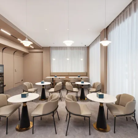 Junyue Wenlan International Hotel (Yiwu International Trade City Branch No.1 District Branch)