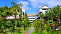 New Riverside Hotel
