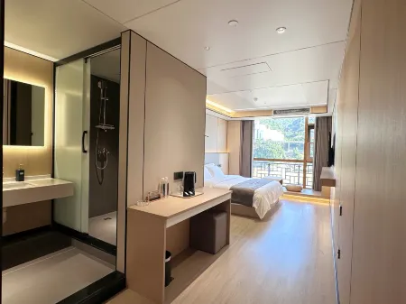 Tea Language Four Seasons Hotel Отели в г. Цзыян