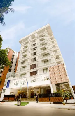 Golden Tulip the Grandmark Dhaka Hotels near টোকিও স্কয়ার