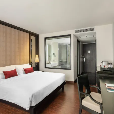 Mövenpick Hotel Sukhumvit 15 Bangkok Отели рядом с достопримечательностью «Станция метро Sukhumvit»