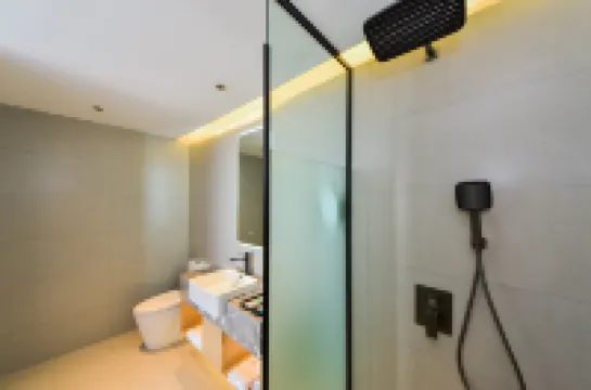 銀華スマートチョイスホテル（大理高速鉄道駅洱海公園）