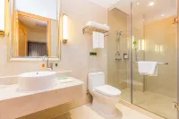 Vienna Hotel (Foshan Wenhua North Road Diejiao Subway Station Store) Hotel in zona Chaji Three Saints Palace