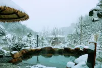 Xiuhe Hot Spring Holiday Hotel - balneario