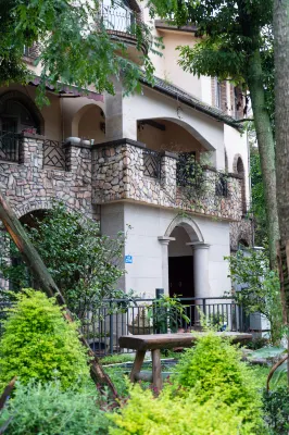 Floral Hotel·Dujiangyan Irrigation Project Puruna parent-child holiday Hotel Hôtels à : Dujiangyan