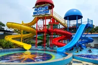 Apartment Green Lake View Ciputat by Celebrity Room Hotels in Ciputat