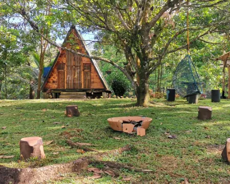 Isla Del Antoño Hotels in Cavinti