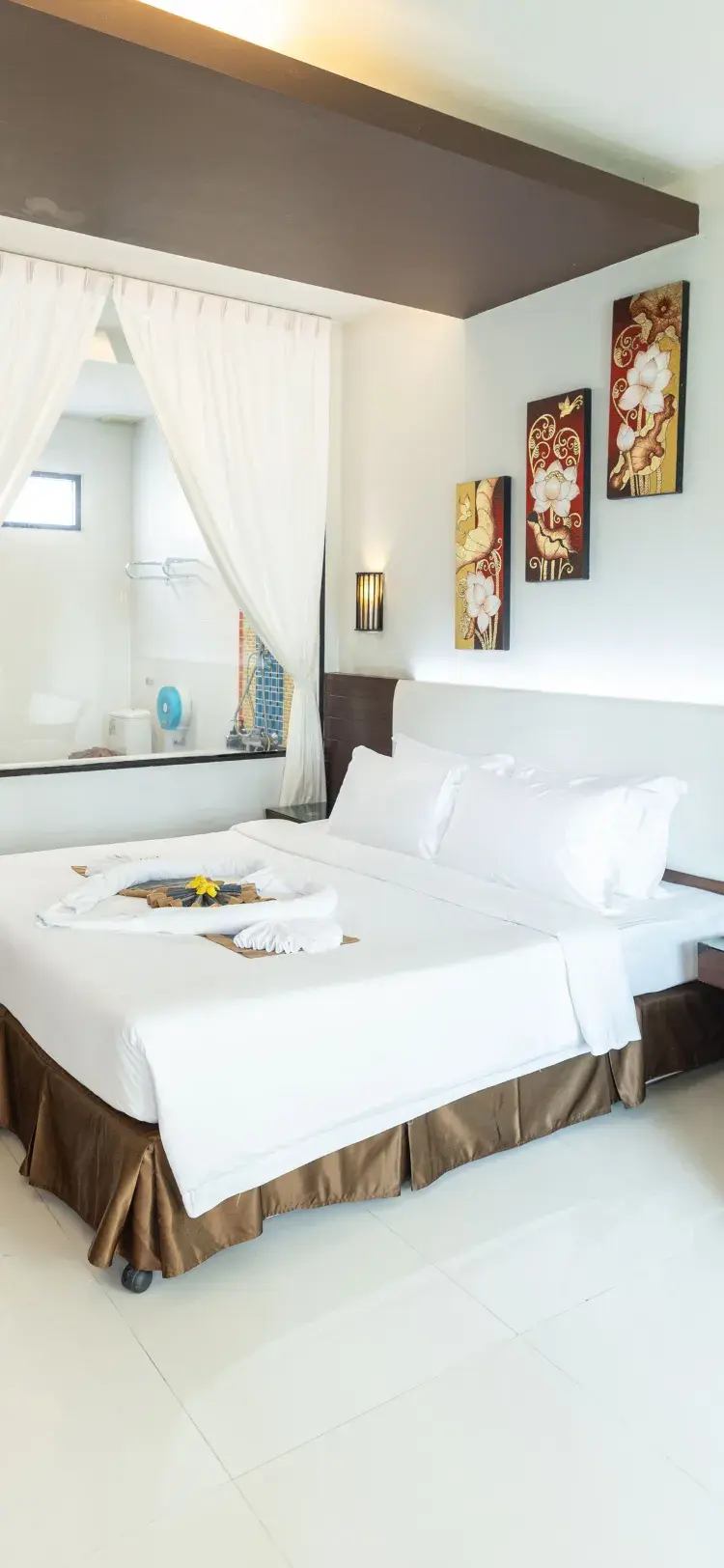 ห้องเอ็กเซ็กคูทีฟเตียงใหญ่พร้อมวิวสวน (อ่างอาบน้ำ)