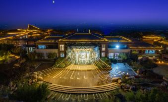 Linzhou Hongqiqu Ying Hotel (Yingbin Building)