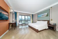 Chonpines Hotel (Sanya Jiefang Road Pedestrian Street Seaview Store)