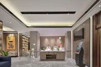 Happy Aile Hotel (Hezhou Lingfeng Square)