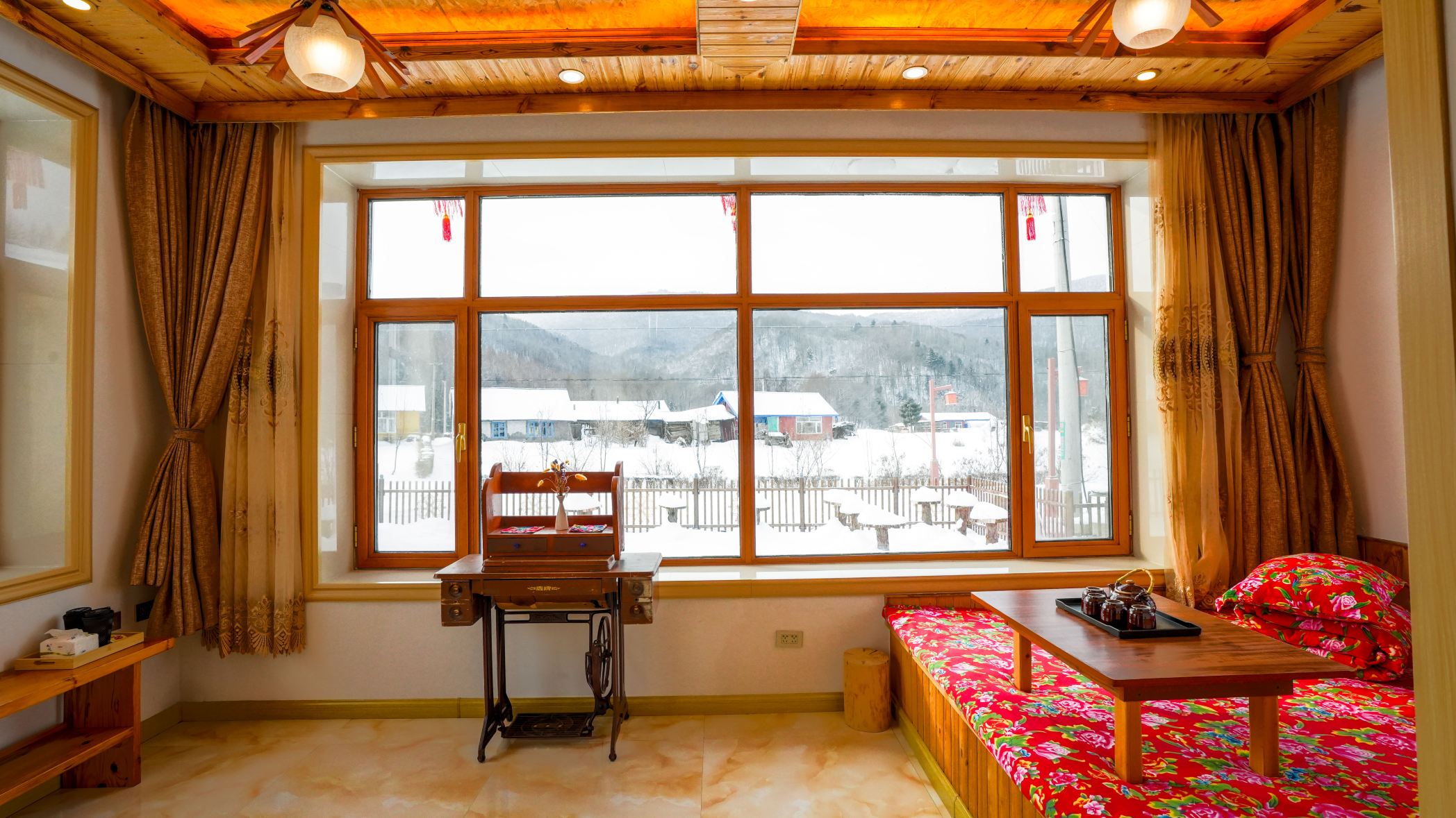 Snow Valley Snowflake Inn
