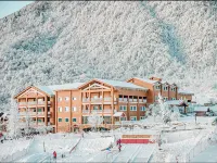 西嶺雪山映雪酒店