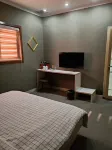 Fengqiu Sunshine Themed Homestay