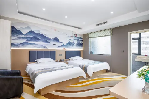 Xinmi Golden Triangle Business Hotel (Zhongqiang Light Year City Plaza)