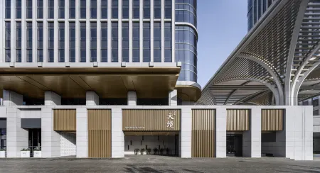 Tianjing Hotel (Civil Center Square Branch), Yangzhou East High-speed Railway Station Отели рядом с достопримечательностью «Longchuan Square»