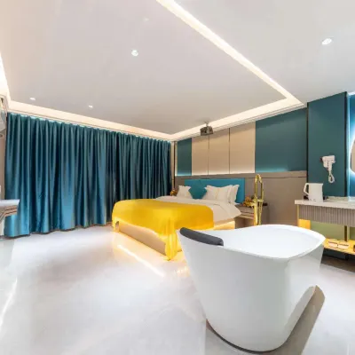 Yaslite Light - Luxury Hotel (Siqian Town, Jiangmen Branch) Hotels near Xinhuisi Qian People's Hospital